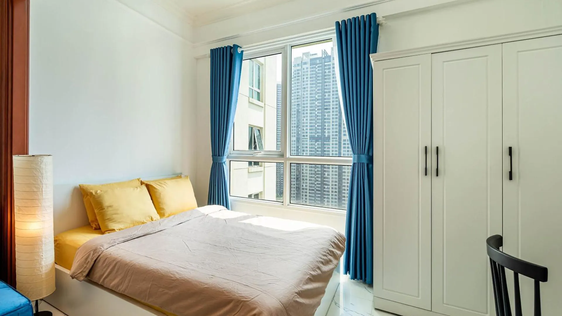 The Manor 2 Luxury Apartment Free Roof Top Pool Ho Chi Minh City Vietnam